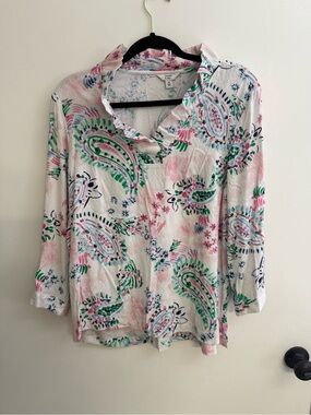 crown & ivy White Paisley Ruffle V-Neck Blouse with Pink & Green